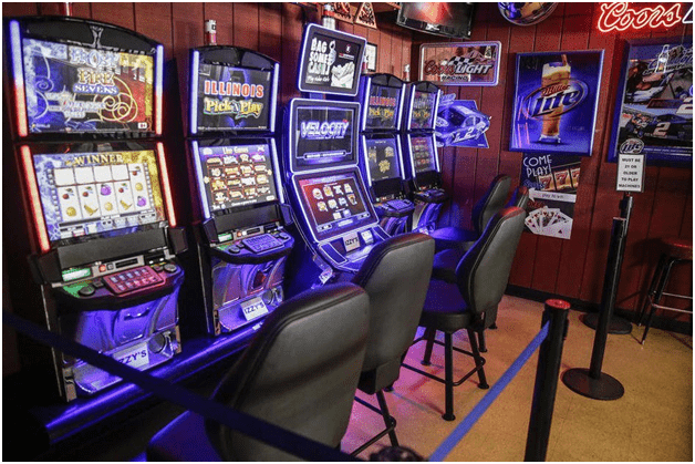 Can I own and buy a slot machine in Illinois?