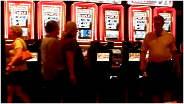 play free hangover slot machine online